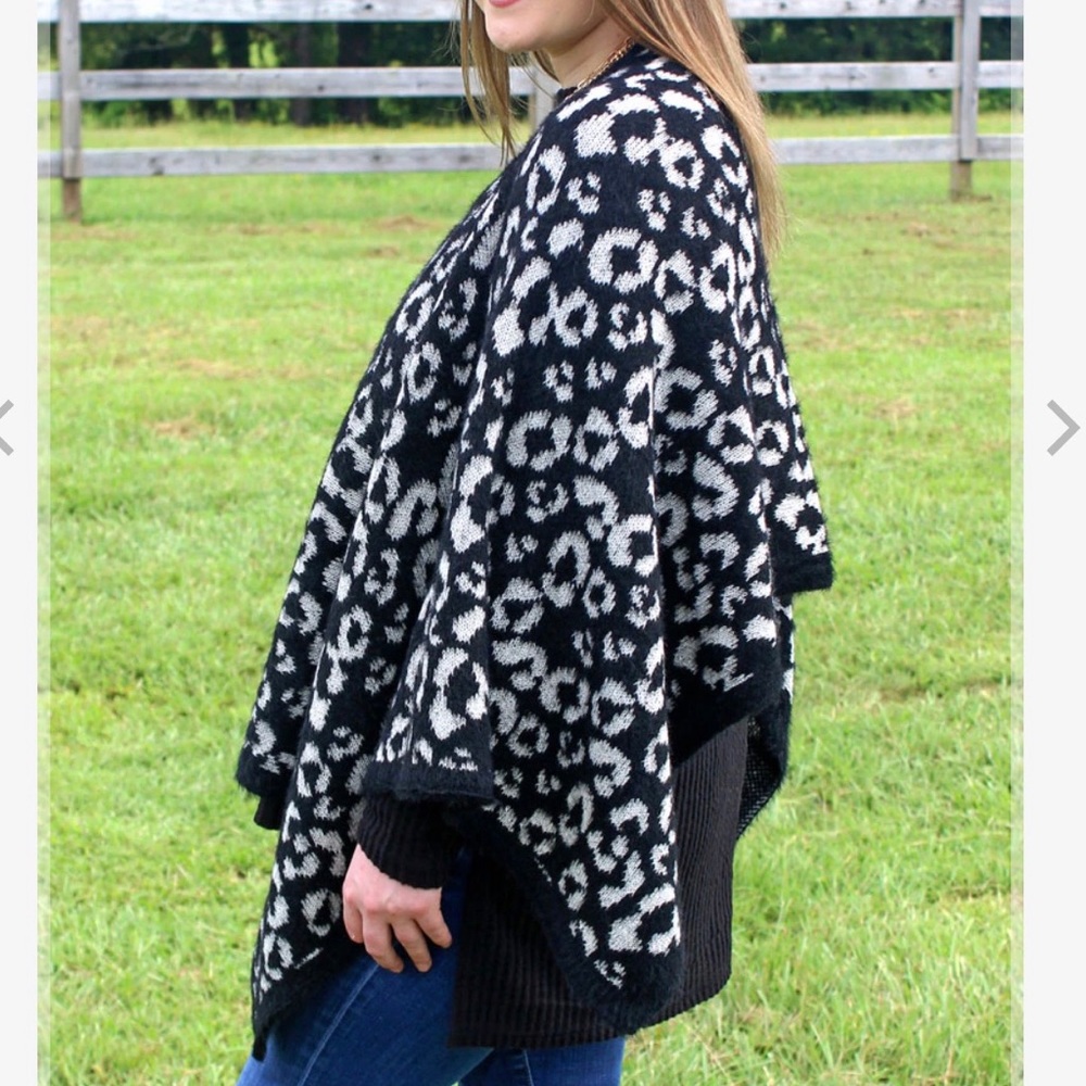 Trendy Leopard 🐆 Print Poncho One Size Fits Most NWT - Picture 3 of 3